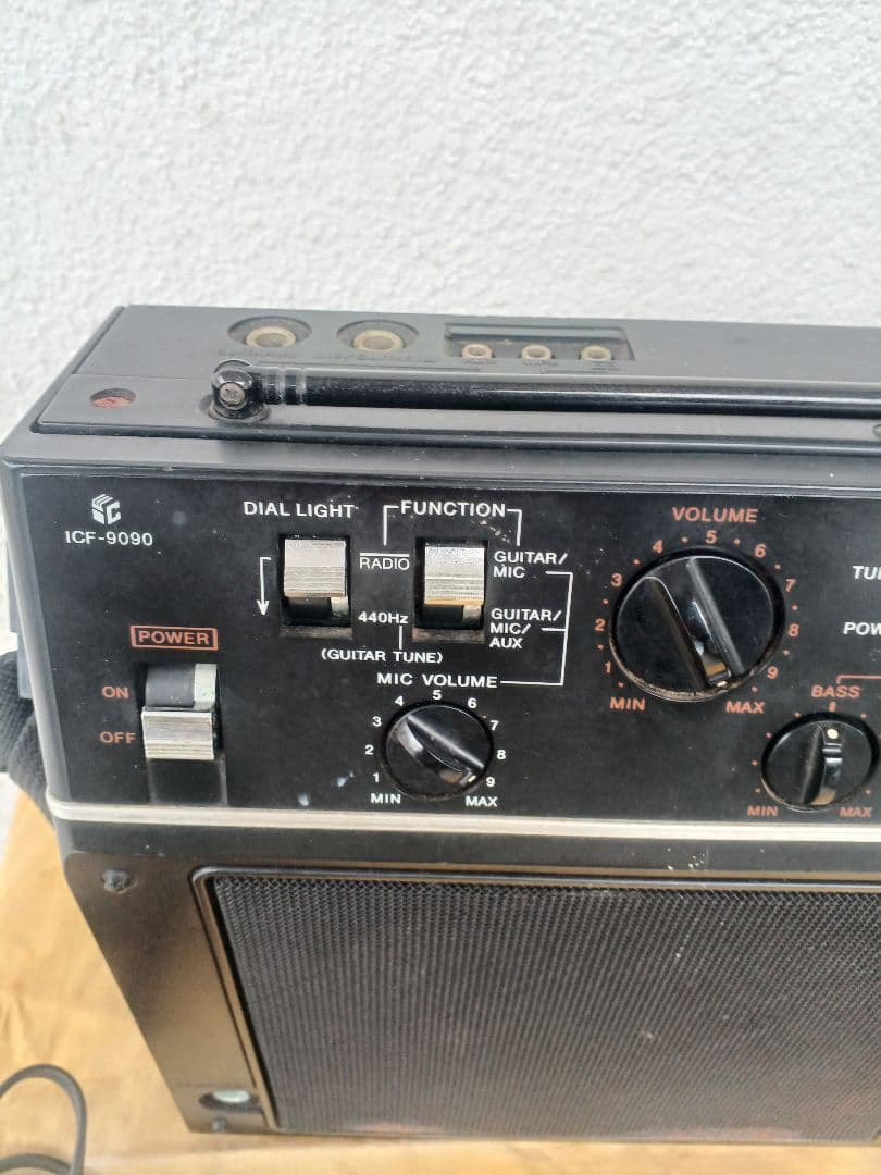 専用　ソニーICF 9090 ギター&ラジオ　昭和レトロ　電源コード付属
