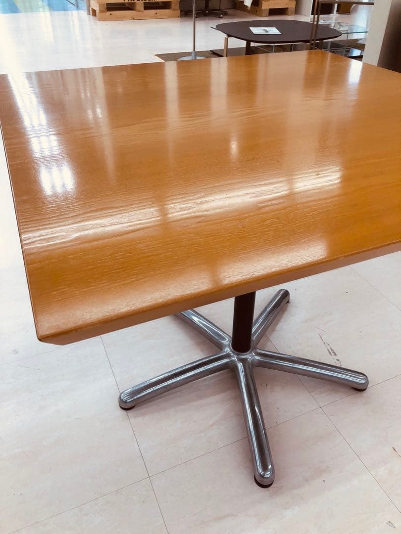 ナチュラルウッド 正方形ダイニングテーブル