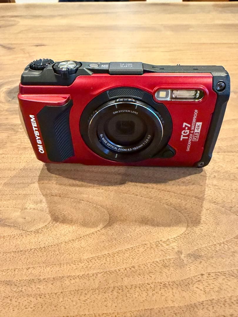 OM SYSTEM TG-7 レッド