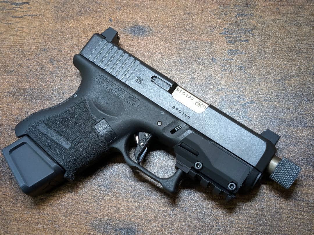 東京マルイ　グロック26 アンダーレール カスタム