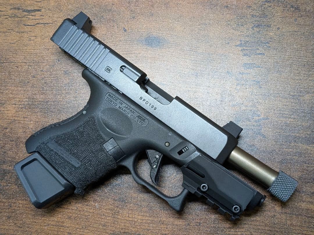 東京マルイ　グロック26 アンダーレール カスタム