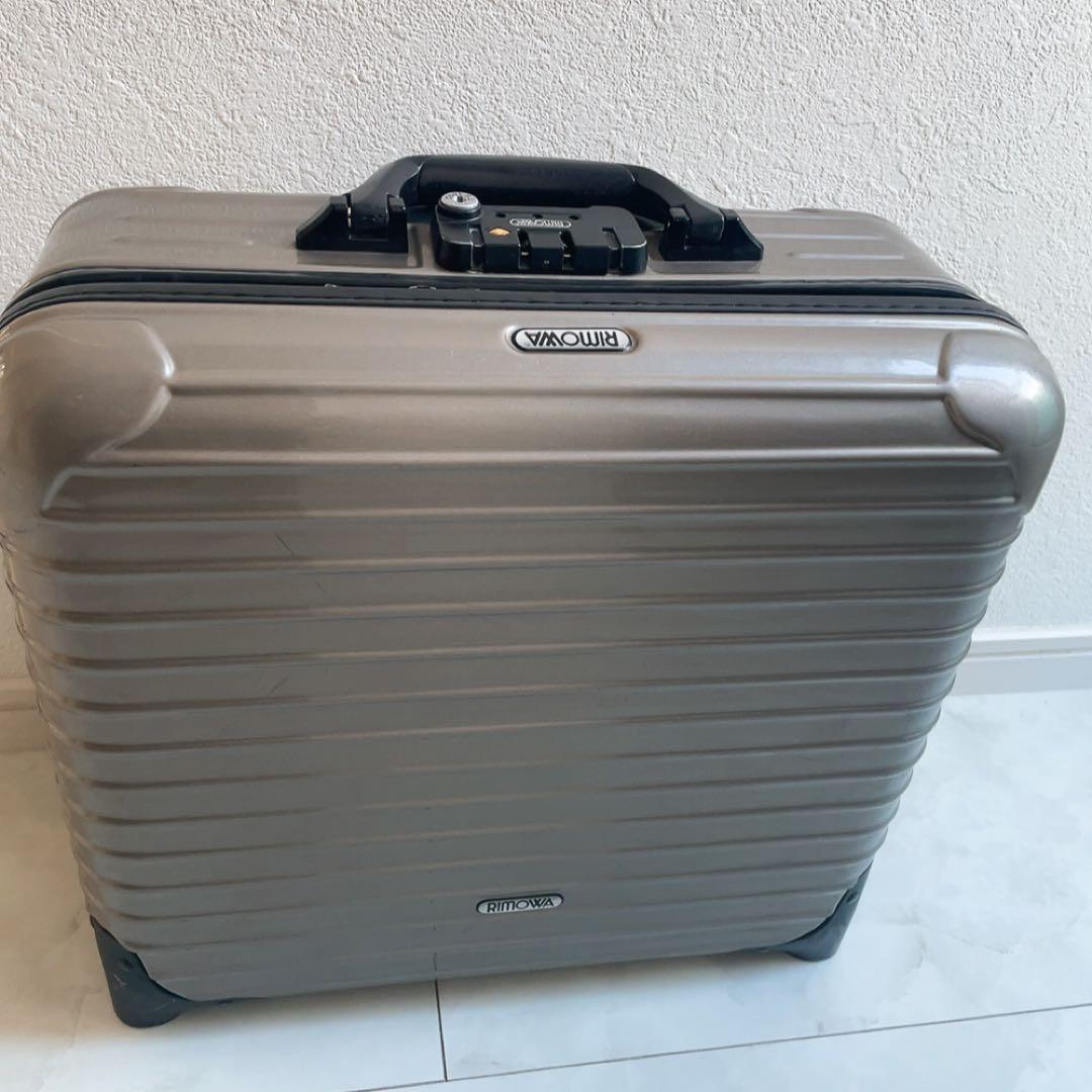 リモワ サルサ ビジネストローリー スーツケース