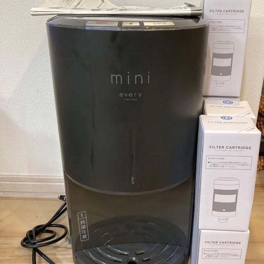 ウォーターサーバー　ブラック　mini every frecious カートリッ