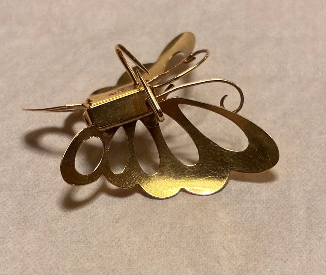 K18ゴールド 蝶のブローチ　2.4グラム