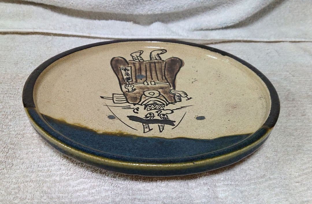 行灯皿陶器製 手描きキャラクター皿T169