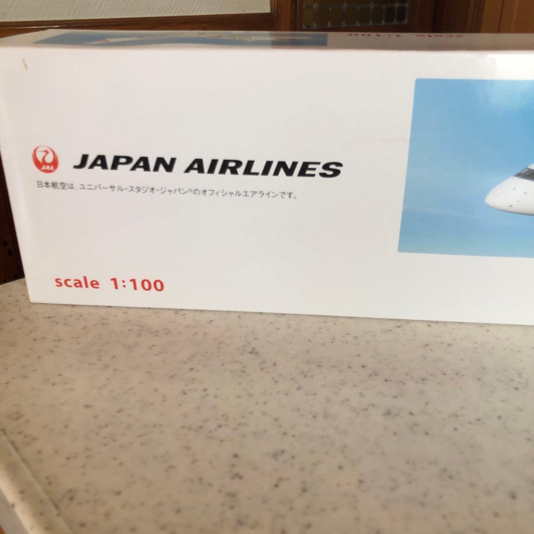 【限定品】J-AIR ミニオンジェット エンブラエル190 1:100スケール