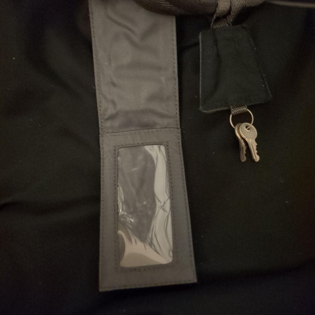 けい！　Ｕｓｅｄ　ＰＲＡＤＡ　赤タグ　大型ボストンバッグ　ＢＫ系