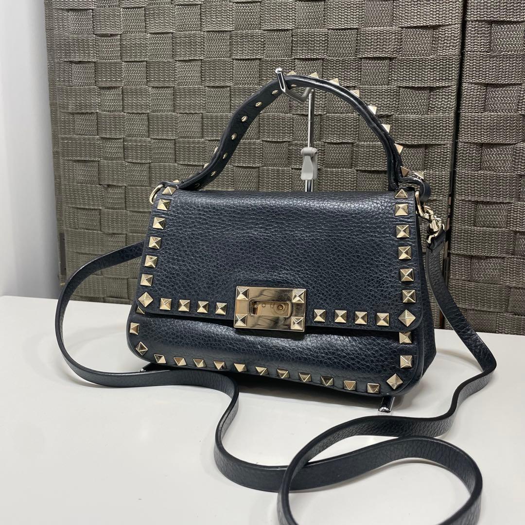 じ*と様 VALENTINO スタッズ付きショルダーバッグ ブラック