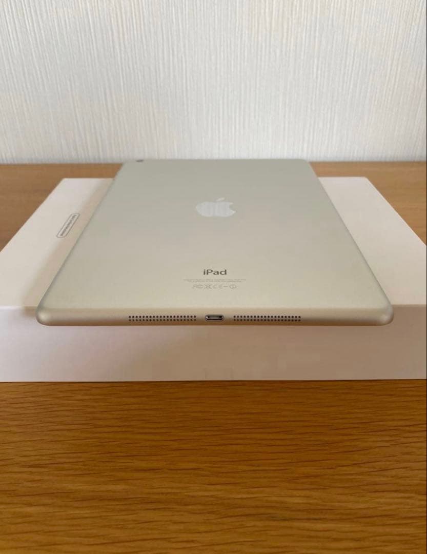 iPad Air 本体極美品　キーボード付　付属品完備