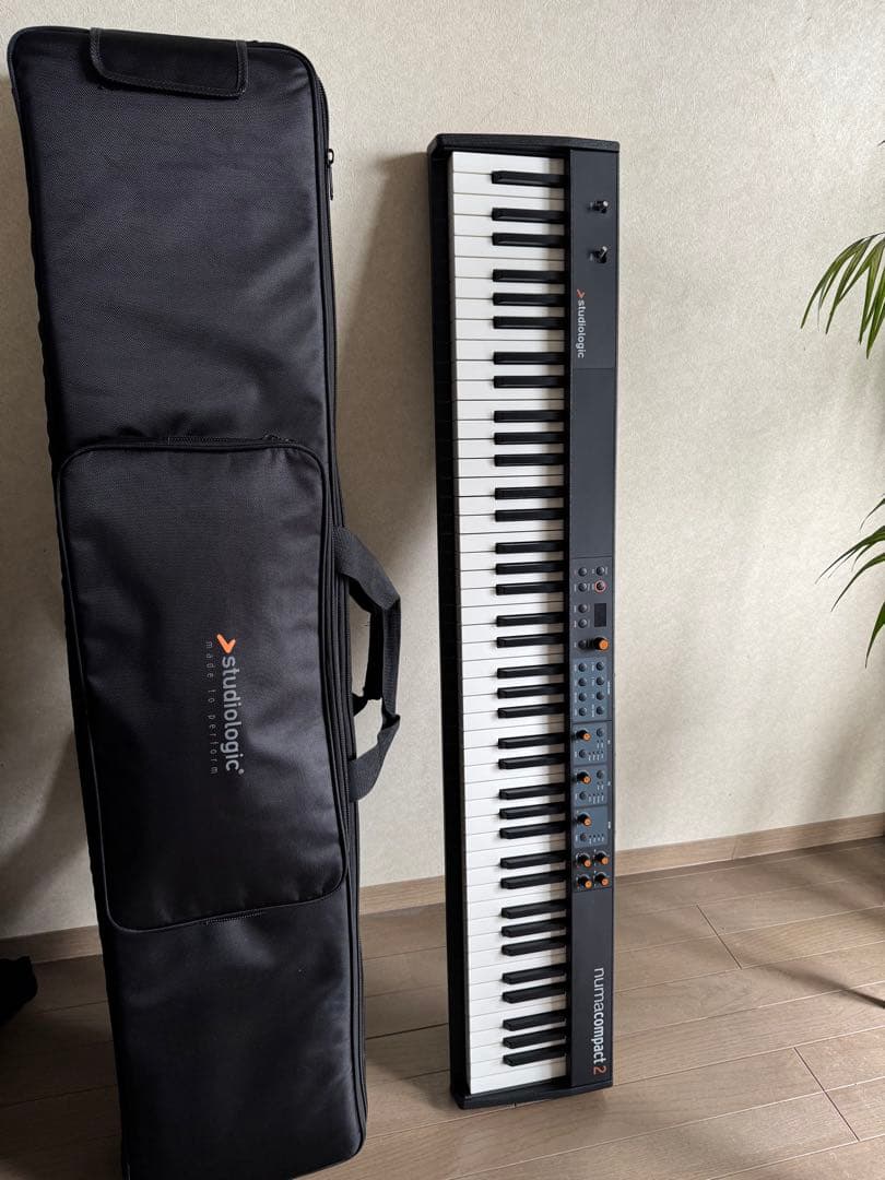 numa compact 2 Studiologic 純正ペダル・ソフトケース付