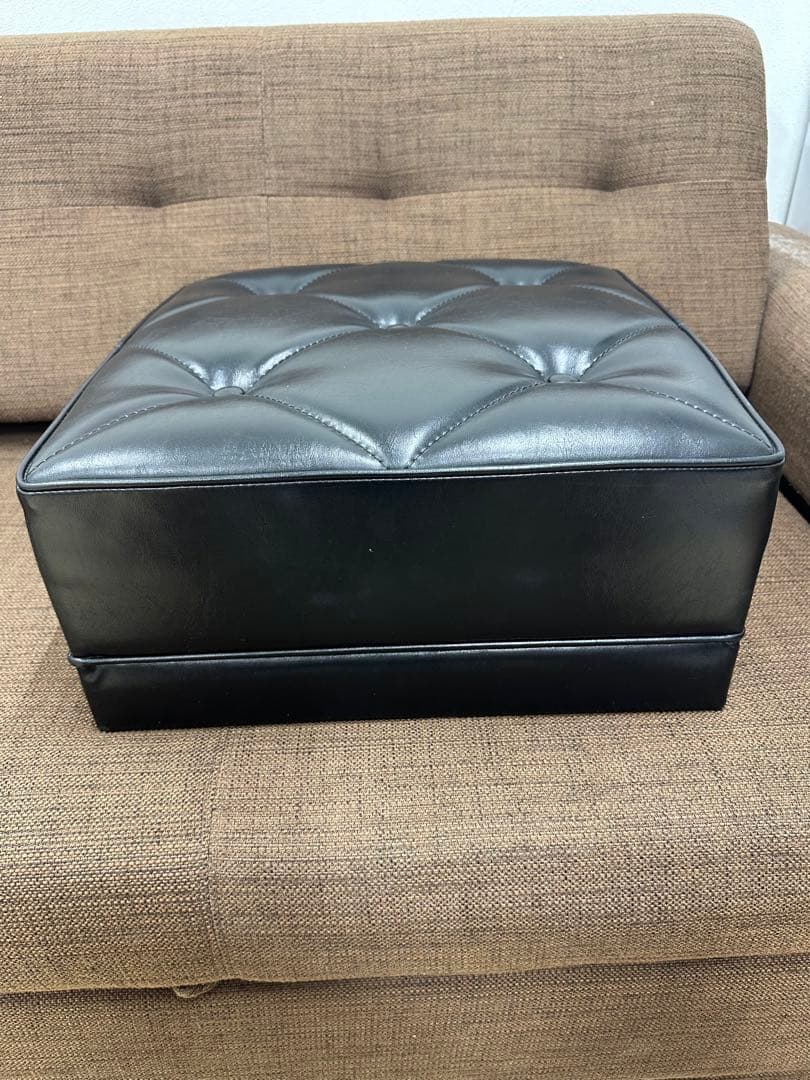 ④ 【美品】カリモク60 オットマン ブラック　レザー②