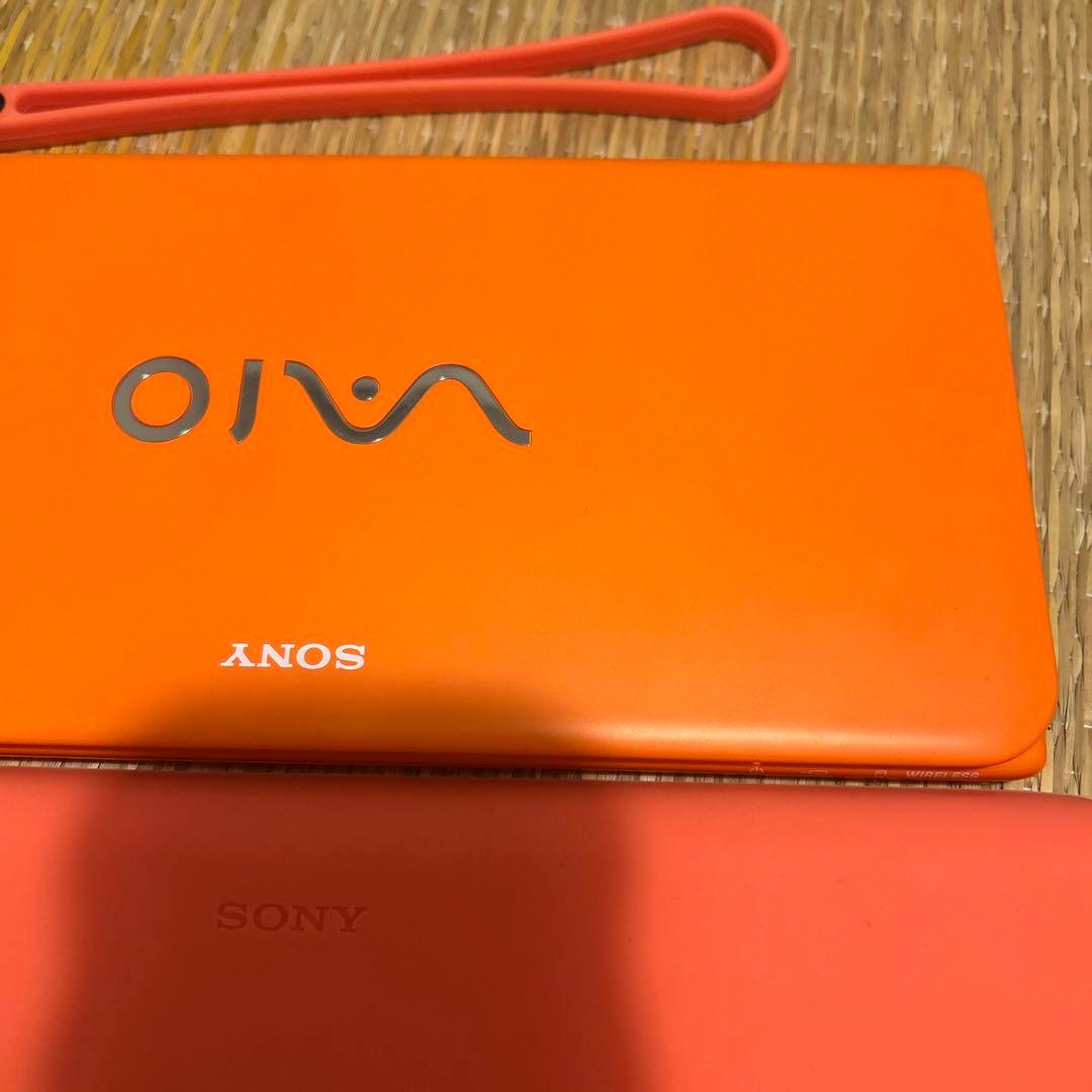 SONY VAIO オレンジ　ノートPC VPCP11AKJ
