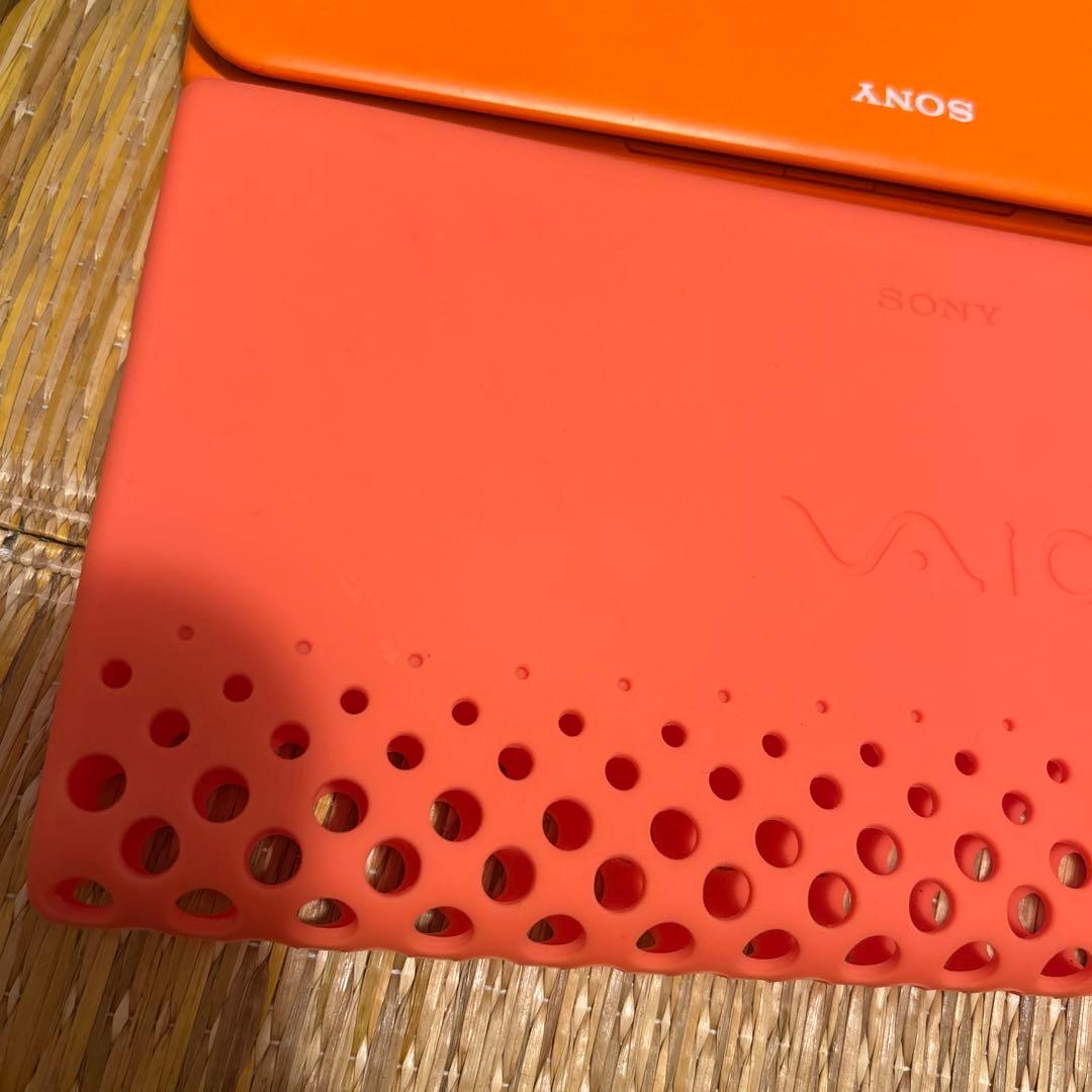 SONY VAIO オレンジ　ノートPC VPCP11AKJ