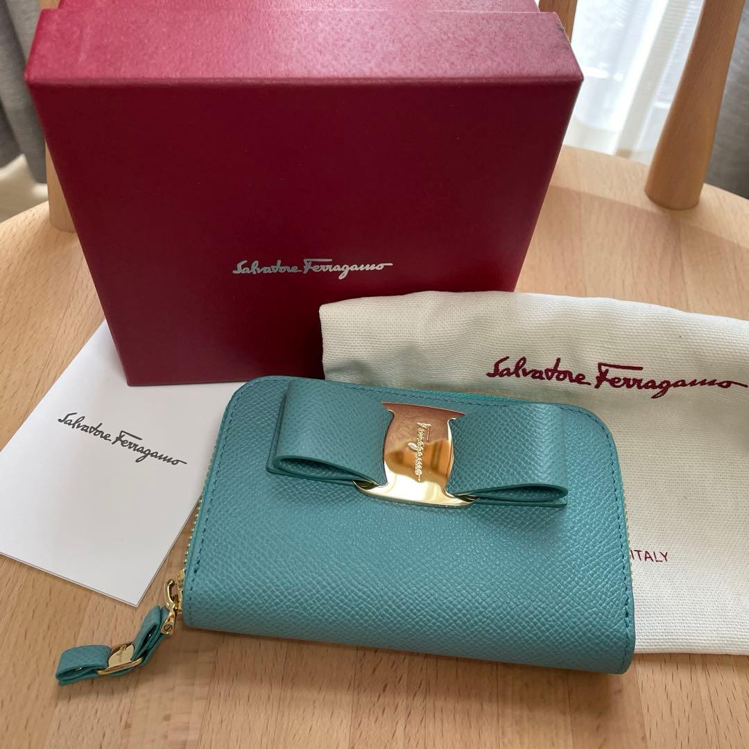 新品】フェラガモ　ケース　ミニ財布