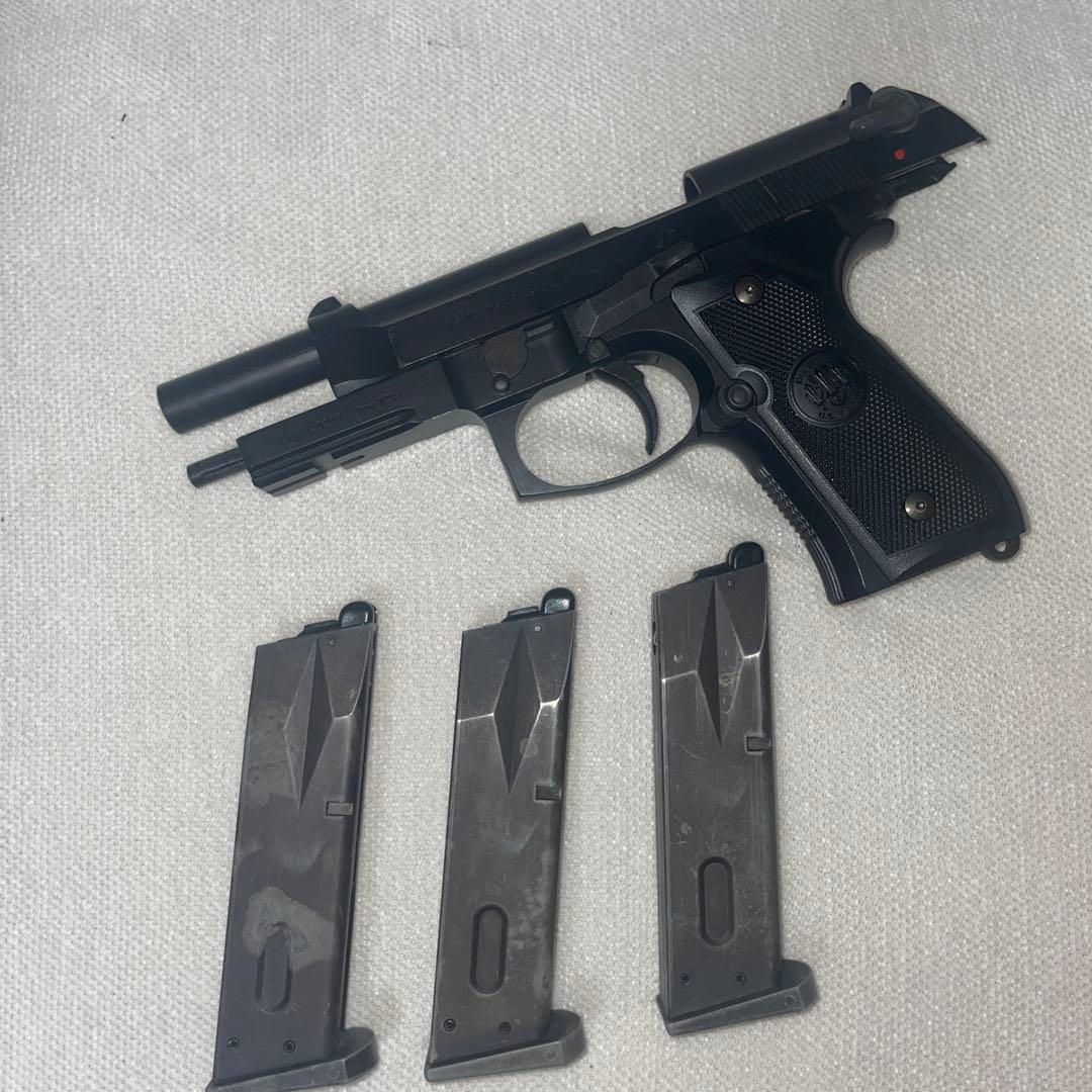 東京マルイ　ガスガンM9A1 マガジン3個付き　ホルスター2個付き