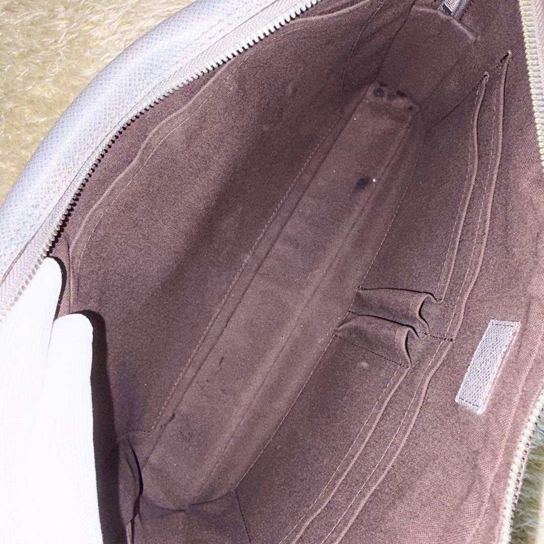 Louis Vuitton タイガ ポルトドキュマンPDB M32711 グレー