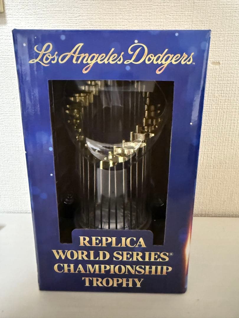 ワールドシリーズトロフィー レプリカ　ドジャース　6/17試合配布