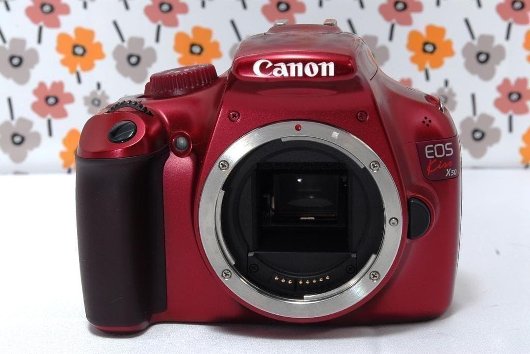 ❤Canon Kiss X50❤レッド色で目立つ❤❤ショット数2252回少ない！
