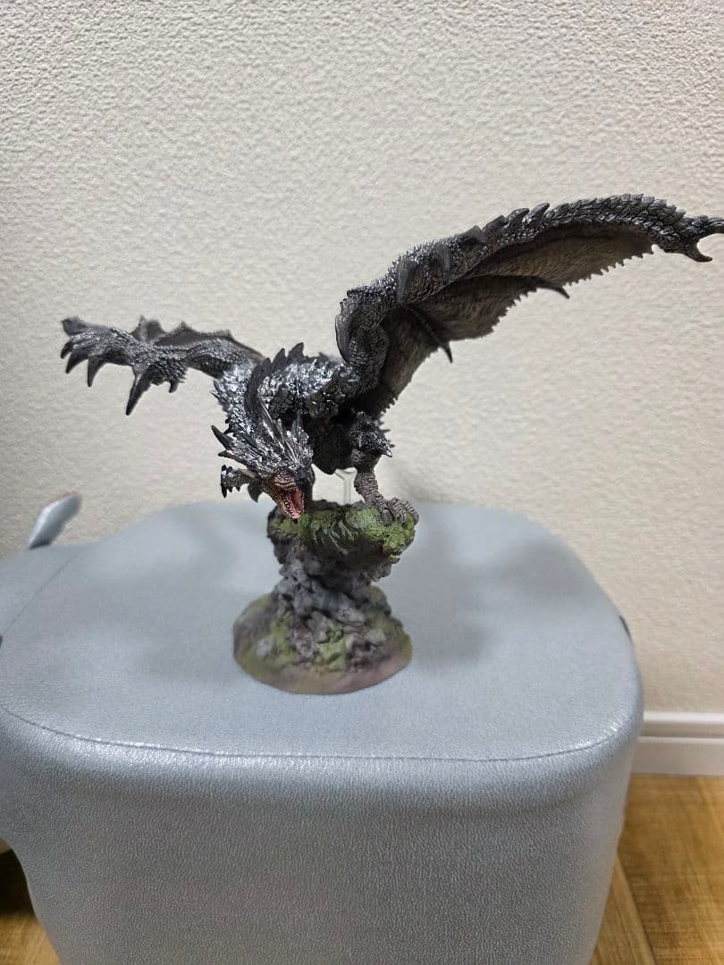 リオレウス希少種　クリエイターズモデル　箱あり