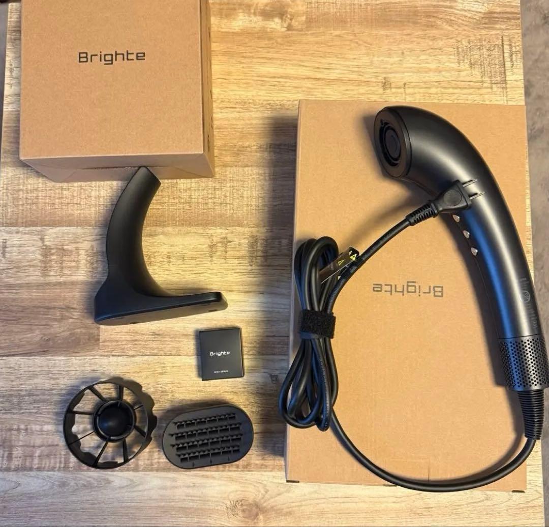 【週末限定値下げ】Brighte ヘアドライヤー＋スタンド
