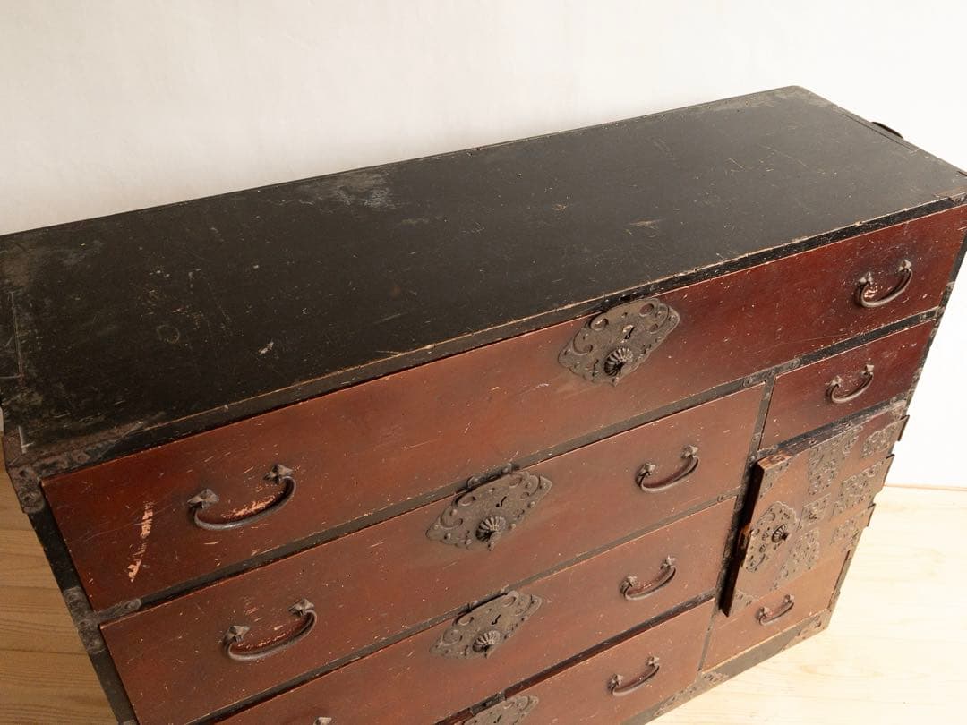 和箪笥　収納棚　4段　漆塗り　骨董　古道具　古家具　和家具　アンティーク