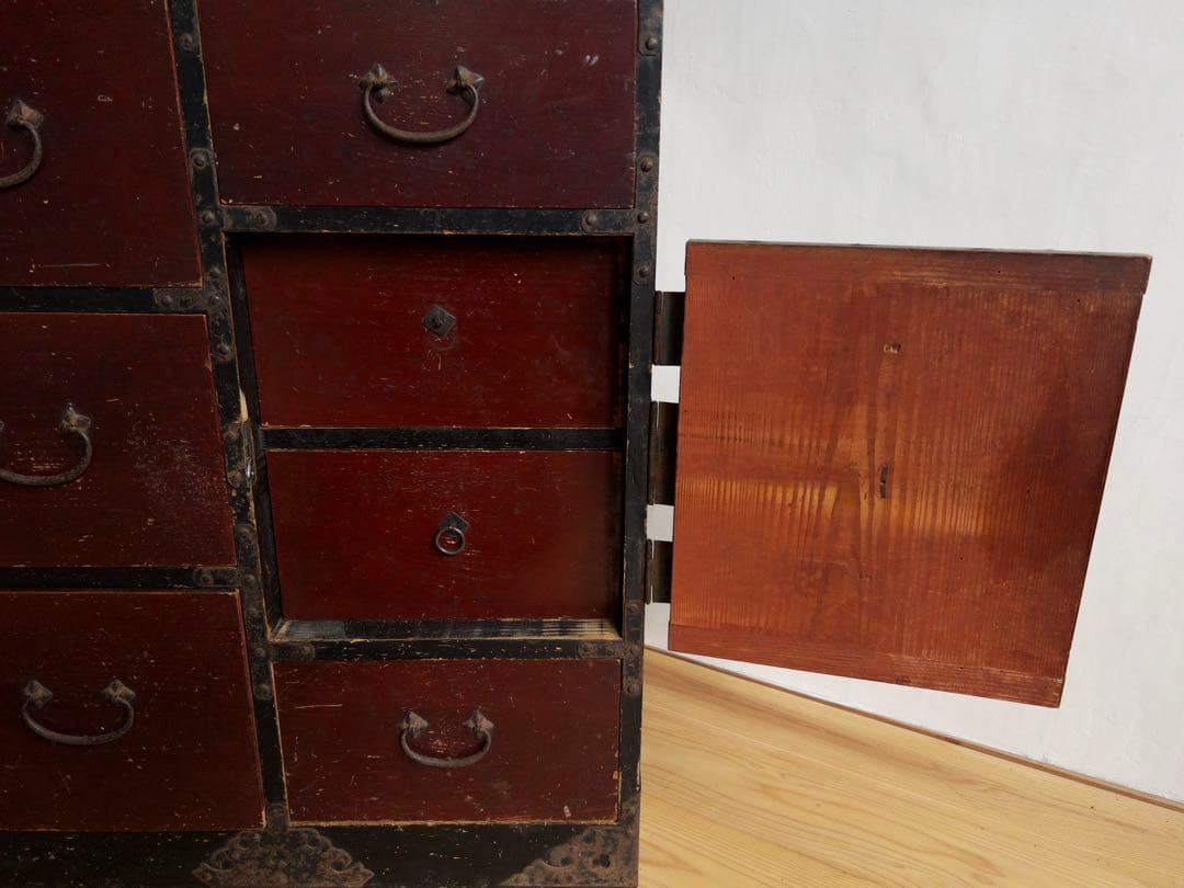 和箪笥　収納棚　4段　漆塗り　骨董　古道具　古家具　和家具　アンティーク