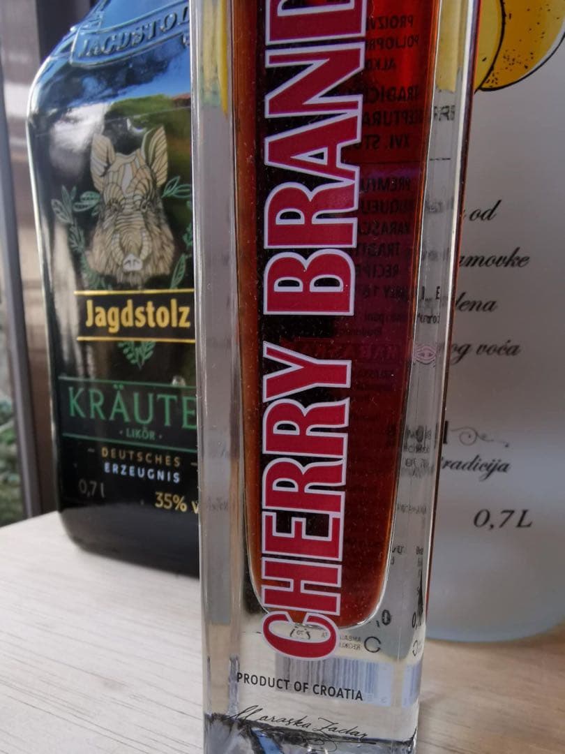 クロアチア ラキア プラム 洋梨ブランデー 海外のアルコール飲料 お土産￼