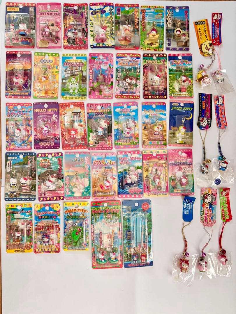 ご当地キティ　ファスナーマスコット＆根付け246個セット　まとめ売り