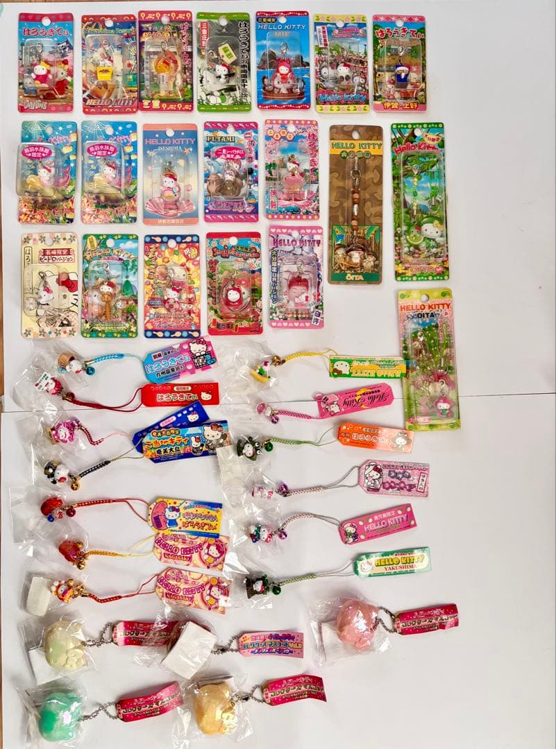 ご当地キティ　ファスナーマスコット＆根付け246個セット　まとめ売り