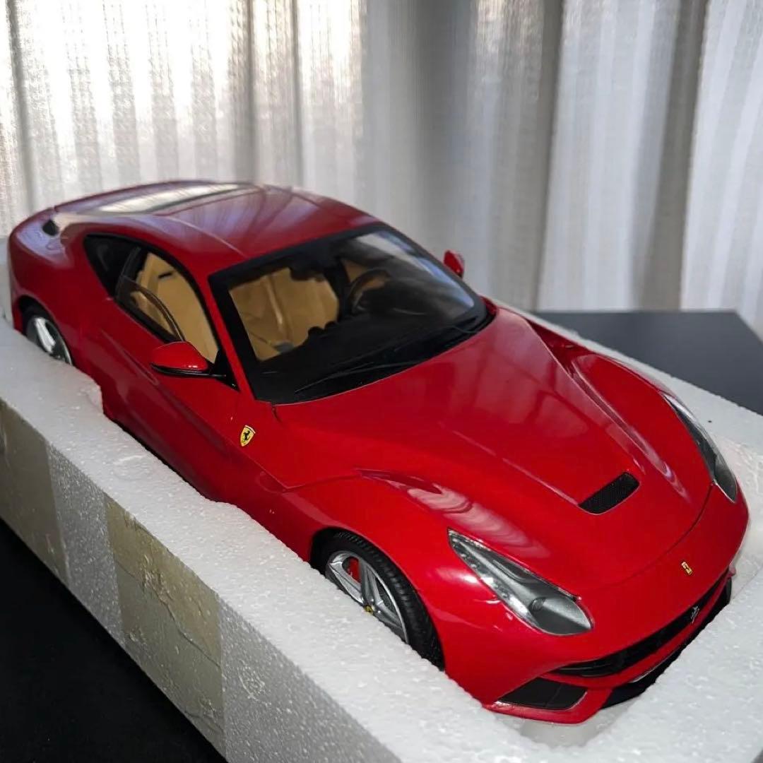 Ferrari F12berlinetta 1/18 赤