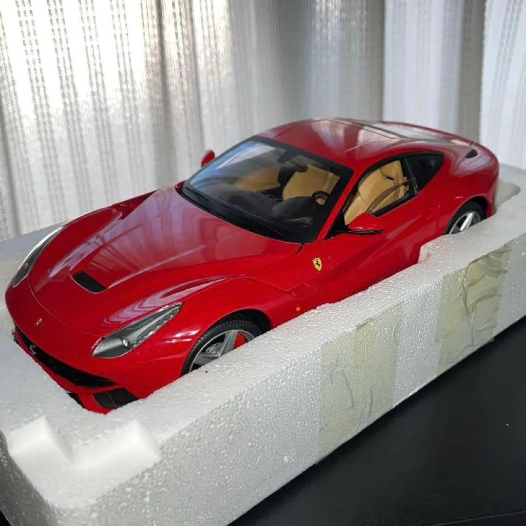 Ferrari F12berlinetta 1/18 赤