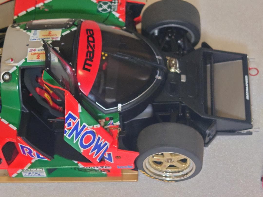 値下げオートアート1/18 マツダ 787B (限定・優勝トロフィー付) 欠品無