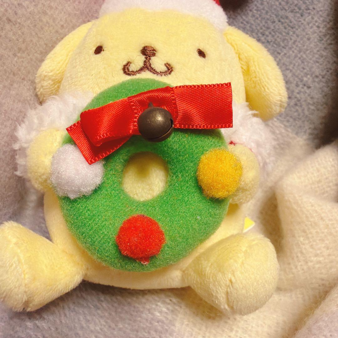 ポムポムプリンカフェ　マスコット　リース持ってる