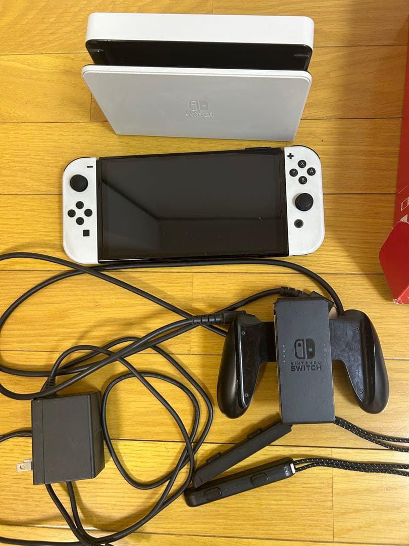 Nintendo Switch 本体 白Joy-Con付き