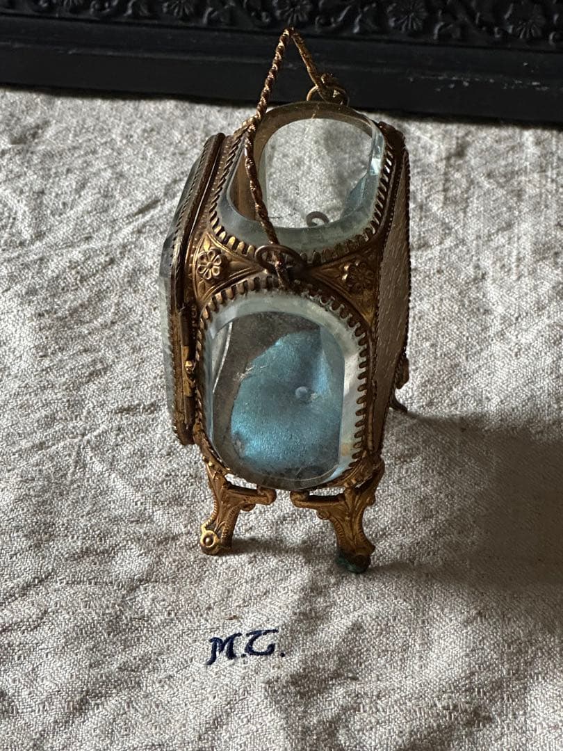 ⚫︎フランスアンティーク⚫︎美しいオルモル調装飾 厚ガラスのジュエリーケース 希少