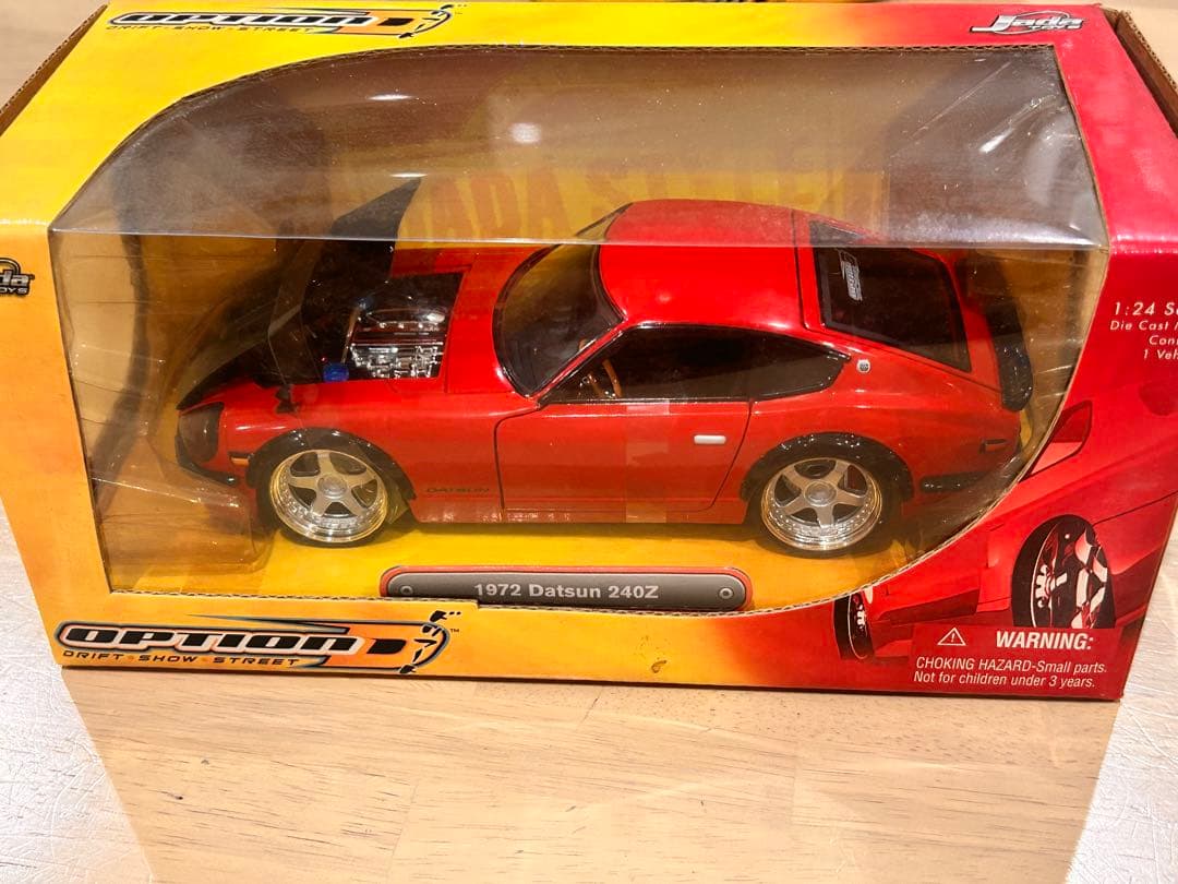 1972 Datsun 240Z スケールモデル　赤　ミニカー