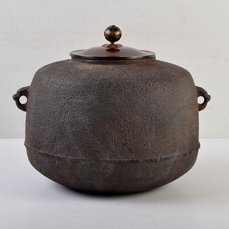 茶道具　釜師　角谷莎村作　尾張釜　共布共箱　V　9158D