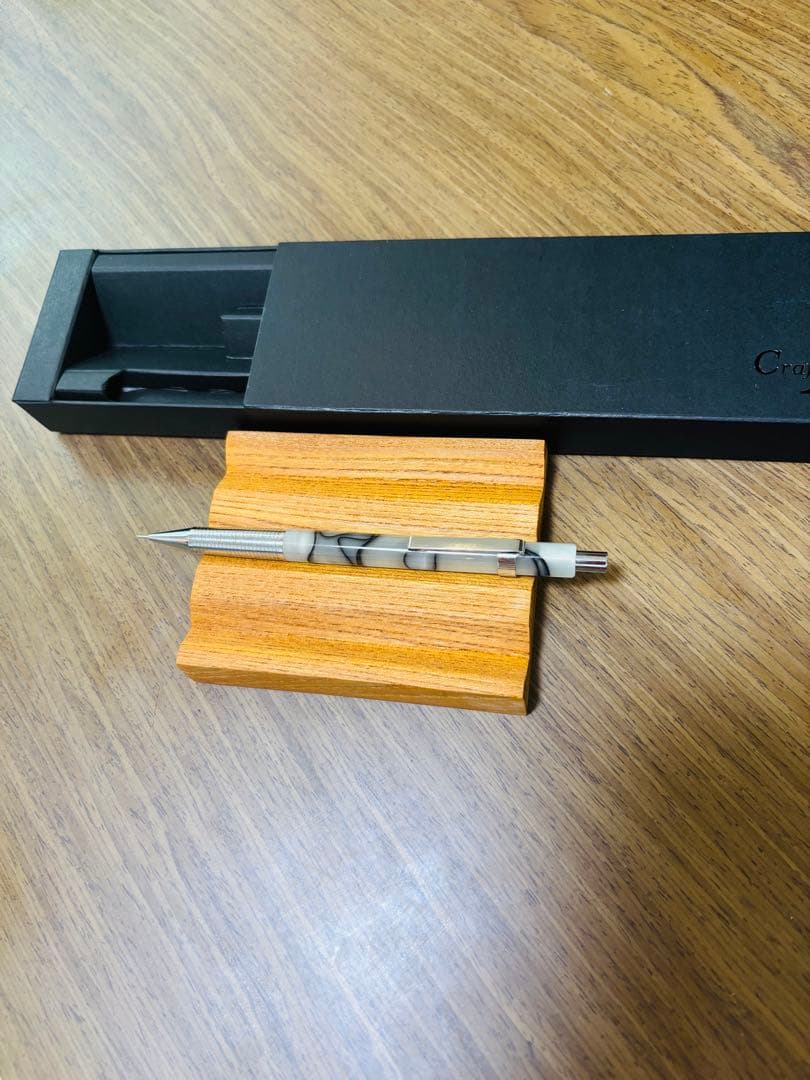 クラフトa クラフトエー　アクリル　シャープペンシル　ブラック×ホワイト