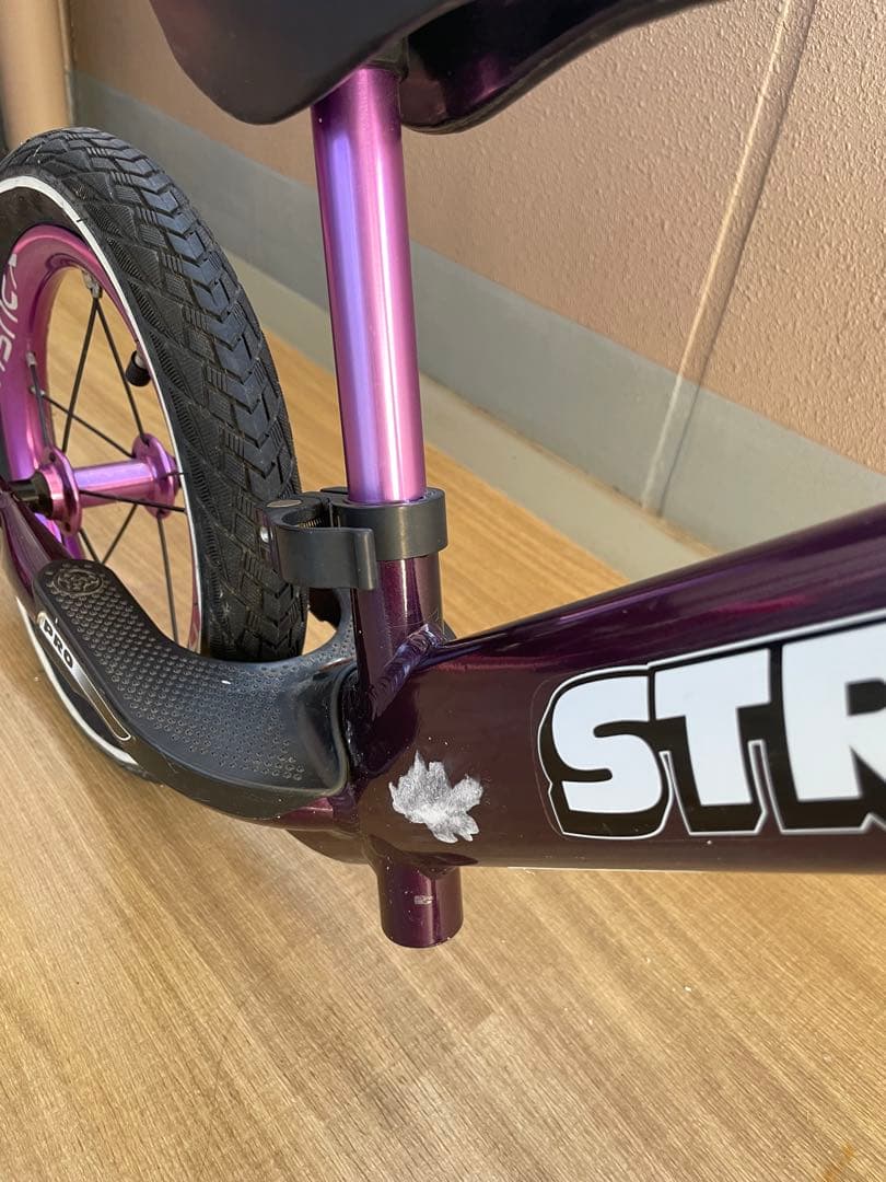 ストライダー　ゴムタイヤ　12インチ　STRIDER