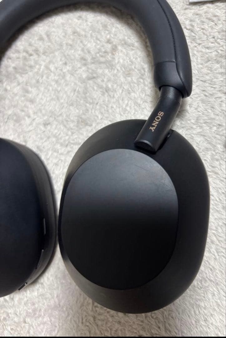 ☆SonyWH-1000XM5ワイヤレスヘッドホン⭐︎黒⭐︎ケース付き⭐︎美品
