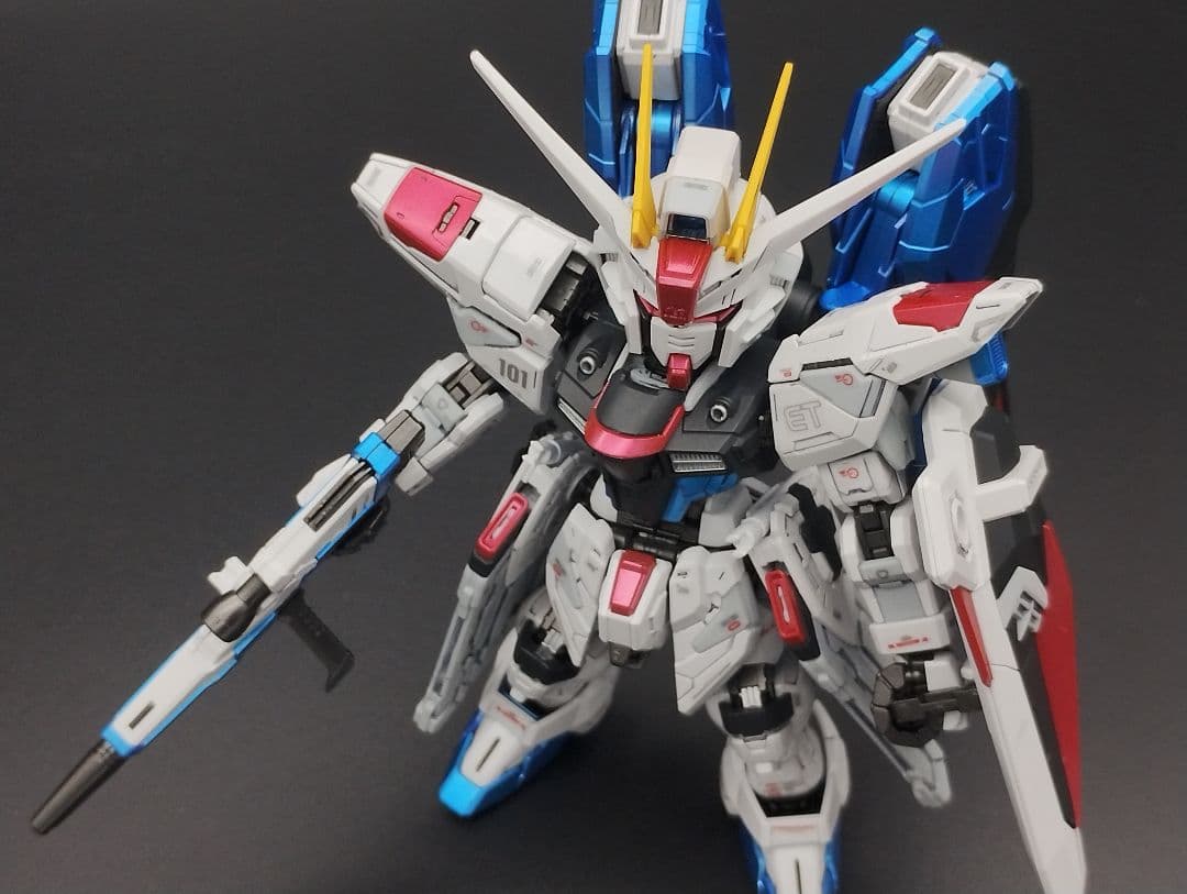 キャンディー・パール塗装 MGSDフリーダムガンダム ガンプラ 完成品
