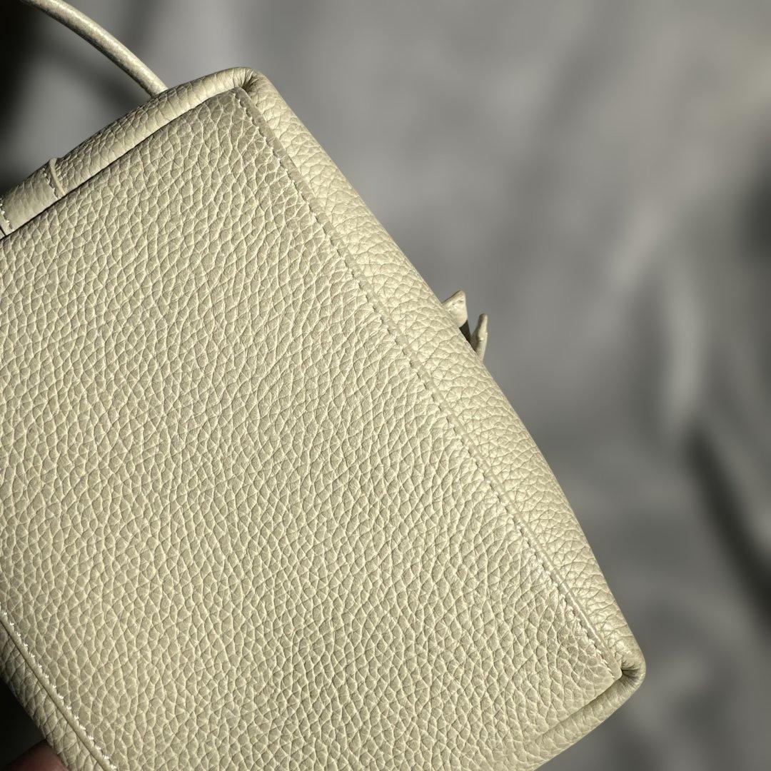 今週限定価格！VASIC ボンド ミニ ハンドバッグ ミュゲ