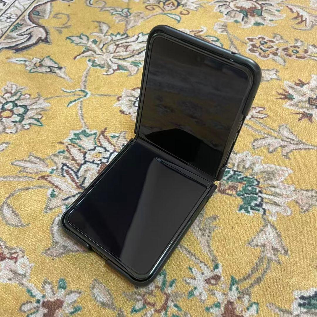 美品　モトローラmoto razr 40 Ultra　本体　ブラックSIMフリー