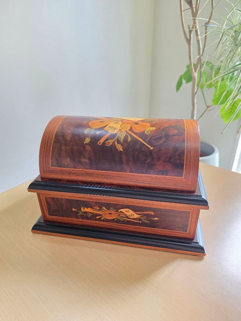 REUGE　ディスクオルゴール　ドーム型クルミ象嵌箱　17枚ディスク付