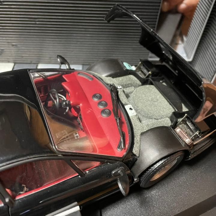 絶版未展示品　京商 1/18フェラーリ 365GT4 /BB ブラック