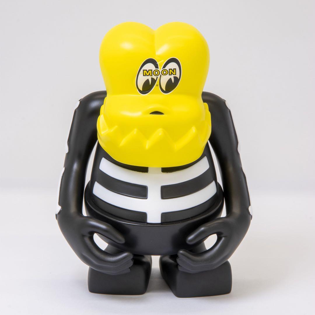 限定 BOUNTY HUNTER x MOONEYES SKULL-KUN