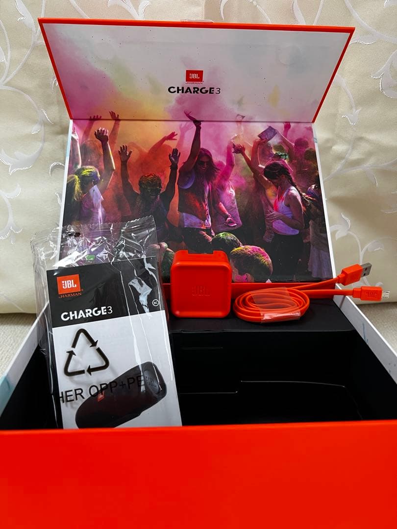 【美品】JBL CHARGE3