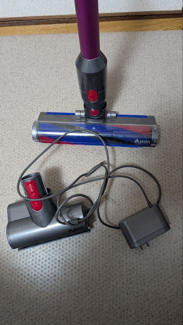 ダイソン Dyson V8 Slim Fluffy Extra掃除機 SV10K