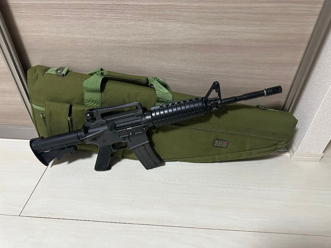 【アップグレード】マルイ M4A1 カービンLIPOバッテリー、充電器とバッグ