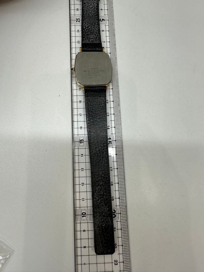 SEIKO Dolce クォーツ腕時計 ゴールド　稼働品！金時計！